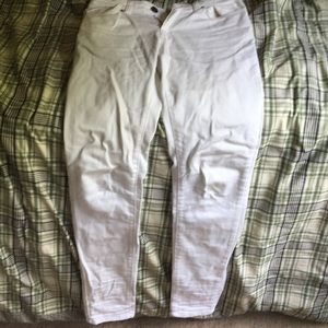 White skinny jeans- Enzo Size 28